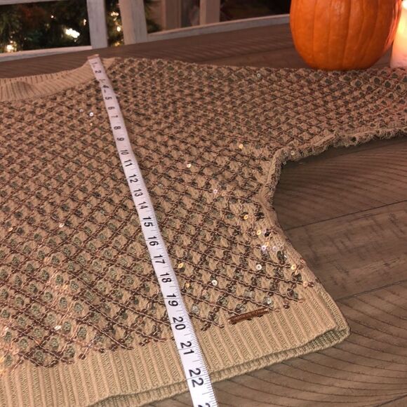 Sparkle ❇️ and Shine ✨ in this Sequins Sweater. Neutral All Season Fall 2 Cruise - Picture 7 of 16